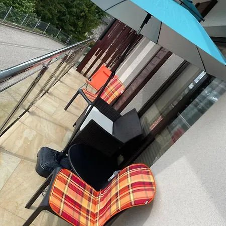 Tęczowe Wzgórze Apartament Rubinowy *